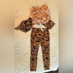 New York and Company Whitney Pull On Stretch Pants and Matching Top Set.